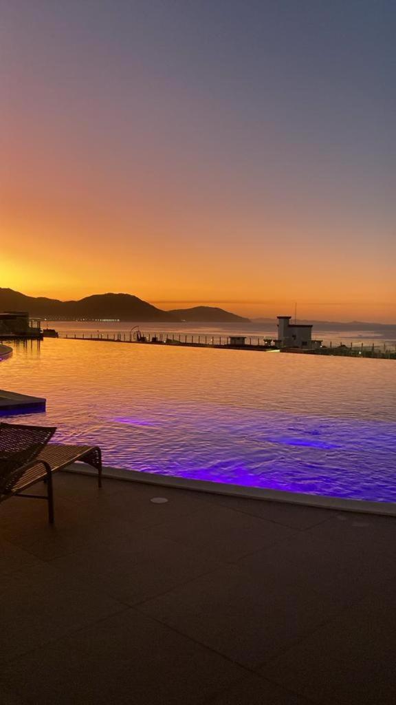Apartamento Maravilhoso Com Piscina E Vista Mar Mirante Home Club Florianópolis Kültér fotó